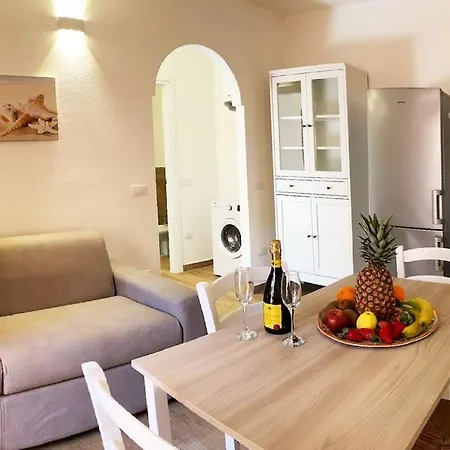 Grazioso Bilocale A 펜션 *